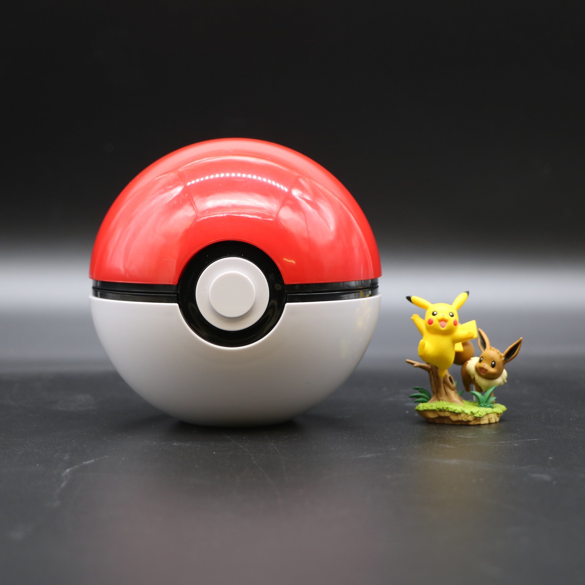 Pokémon Pikachu & Eevee Poké Ball Collection Rare Inc Figure Ball