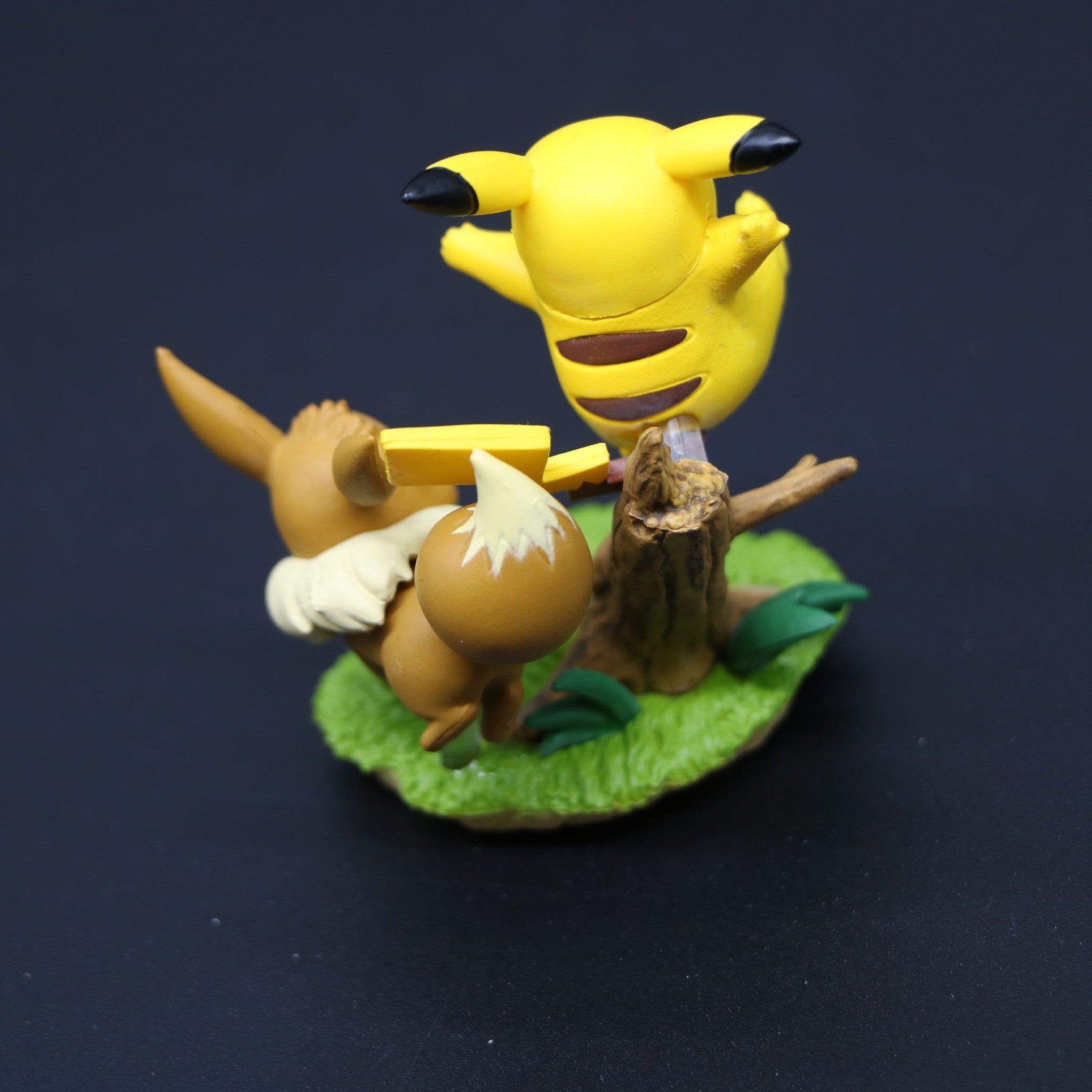 Pokémon Pikachu & Eevee Poké Ball Collection Rare Inc Figure Ball