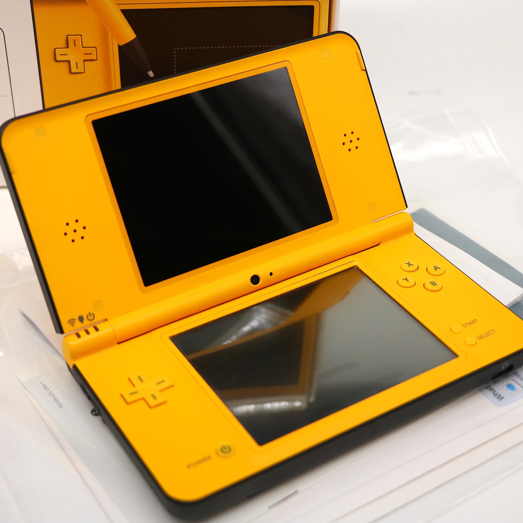 Yellow Nintendo DSi XL Games Handheld Console | Lovely Condition & Boxed